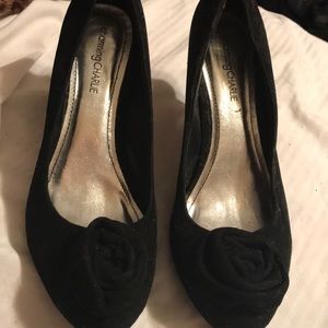 Black suede like pumps with decorative roses